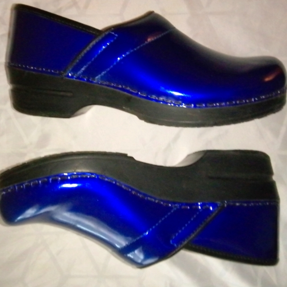 Sanita Sabel Women's Nurses Clogs